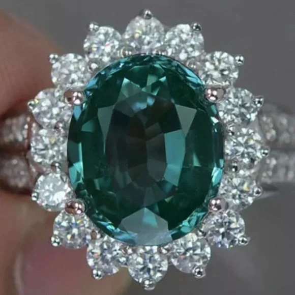 WEDDING RING - Picture 8 of 8